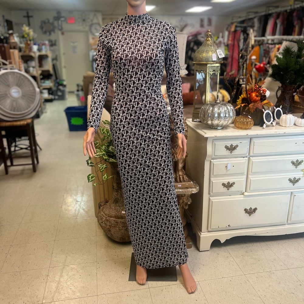 Elegant Black and White Patterned Dress